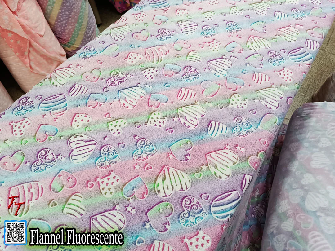 Flannel Fluorescente Corazones #2