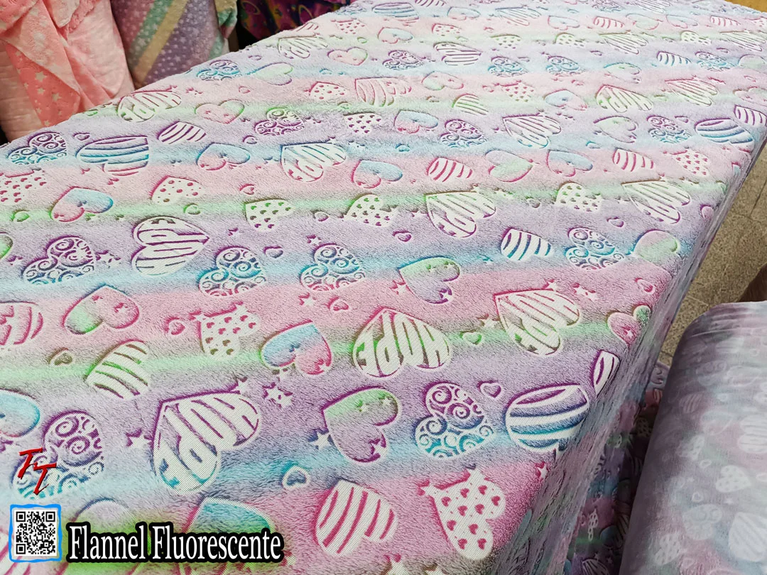 Flannel Fluorescente Corazones #2