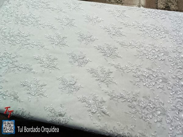 Tul bordado orquídea | Blanco