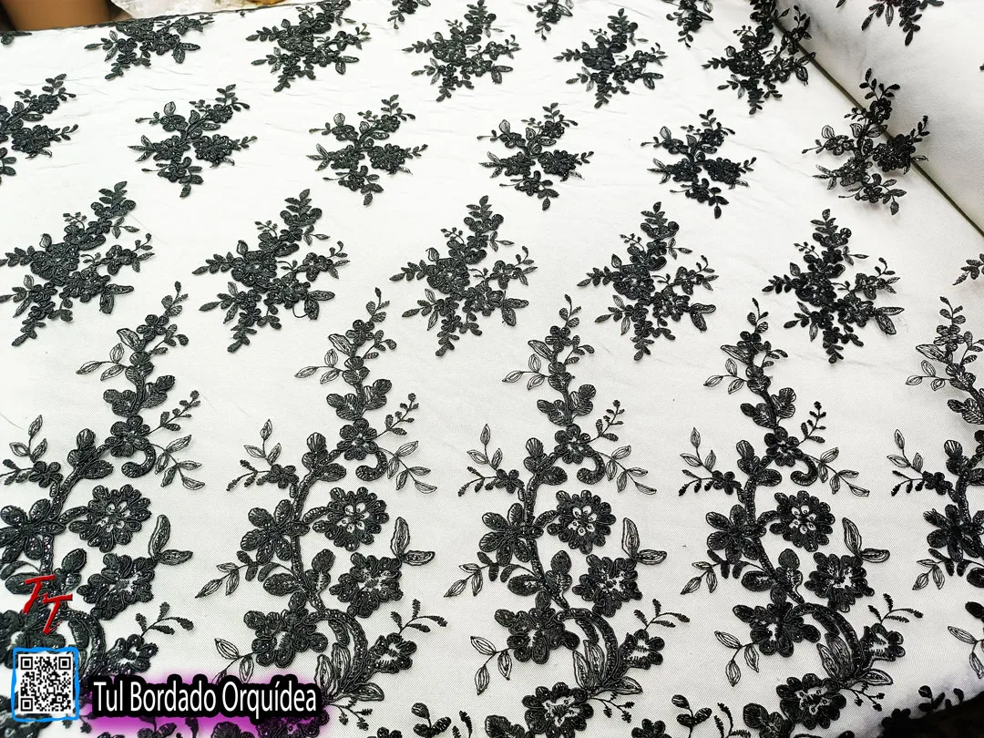 Tul bordado orquídea | Negro